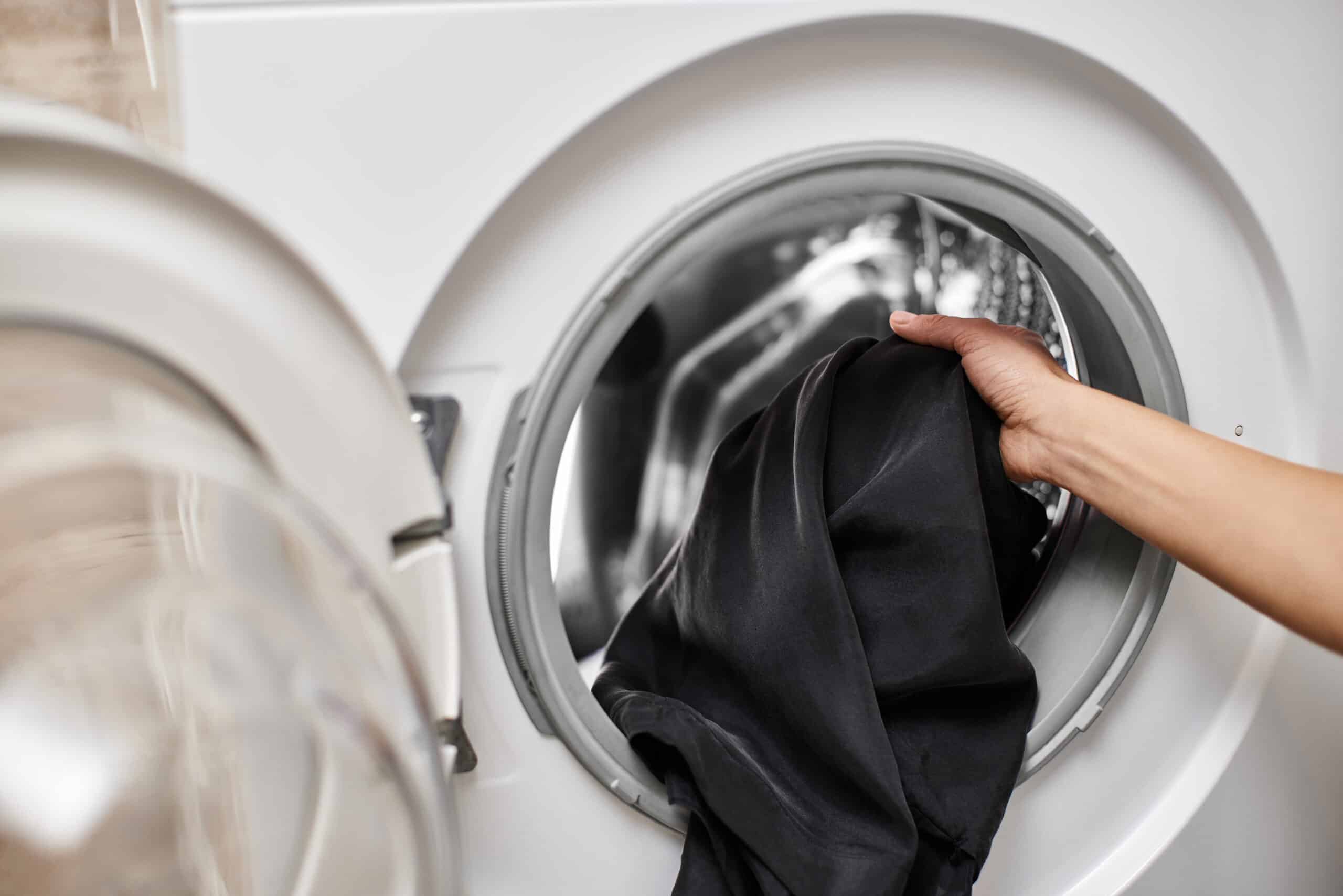 Păstrați hainele negre ca noi după spălare