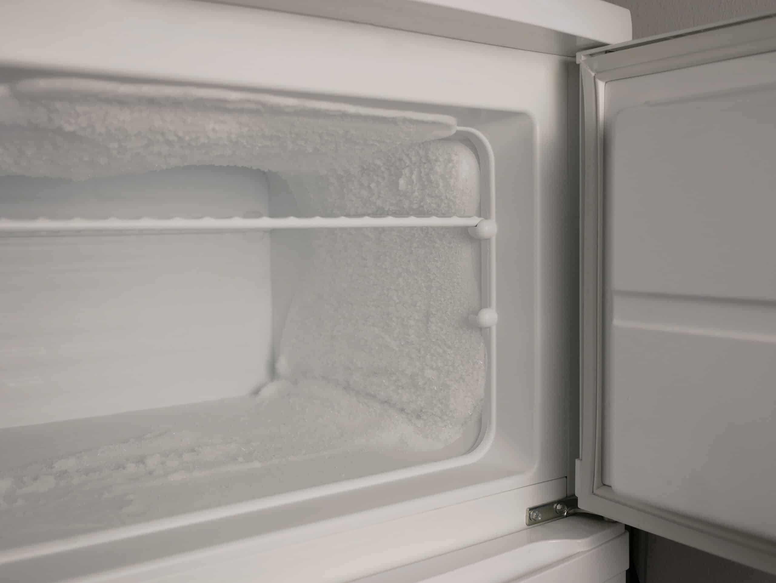 soluție pentru dezghețarea congelatorului fără a-l deconecta