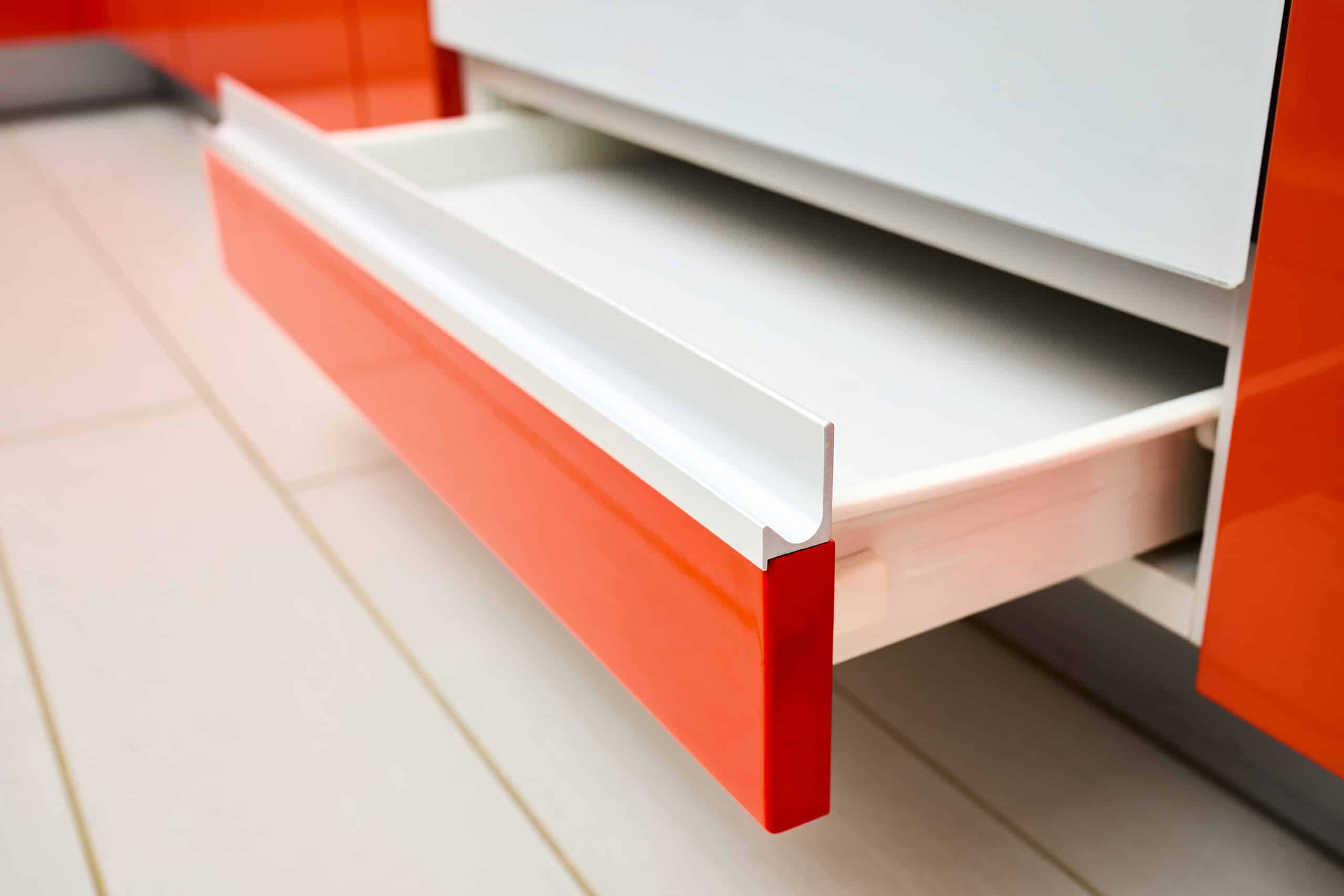 rolă sertar sub cuptor