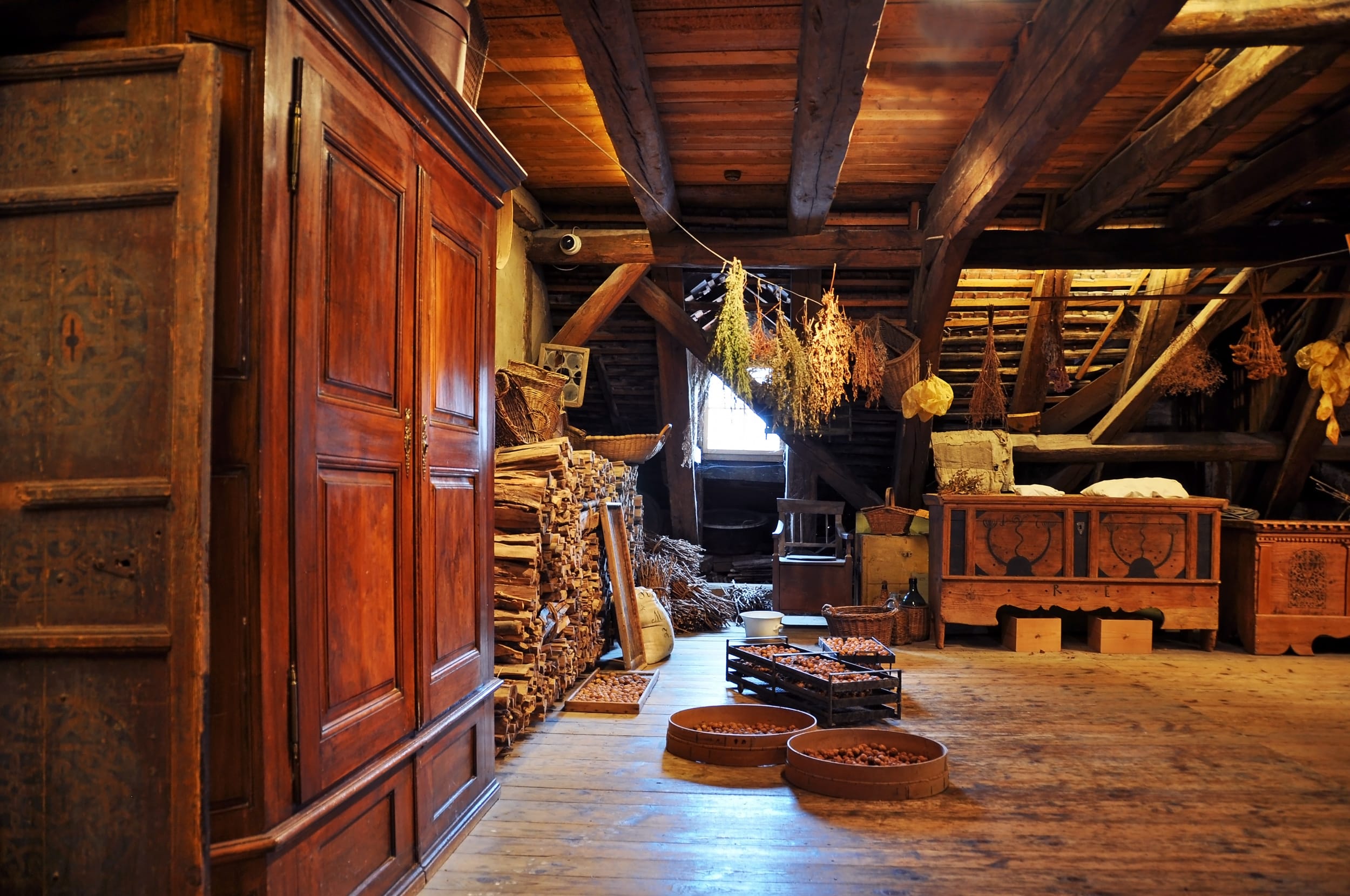 vechile mobilier din pod pot valora o avere