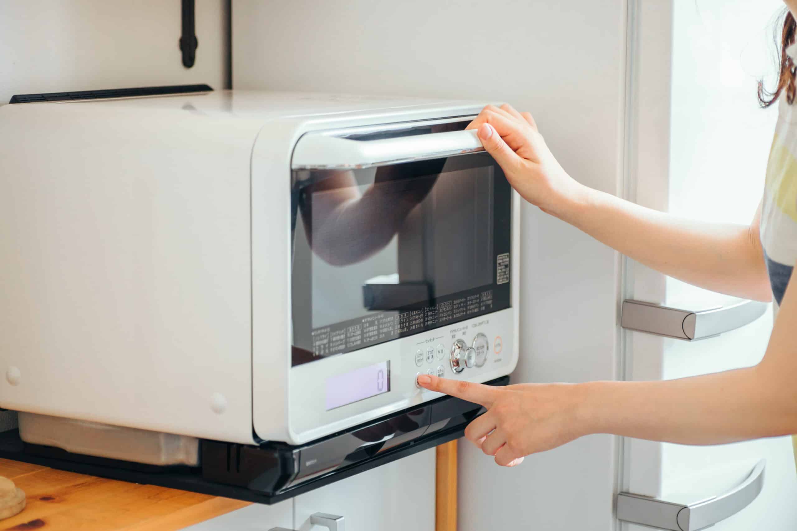 greșeli de evitat cu cuptorul cu microunde