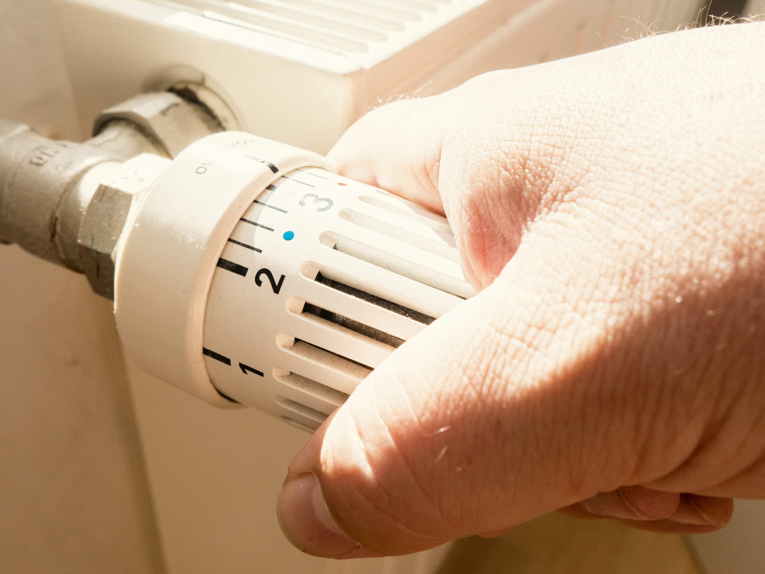 lăsarea încălzirii la minim nu reduce cheltuielile